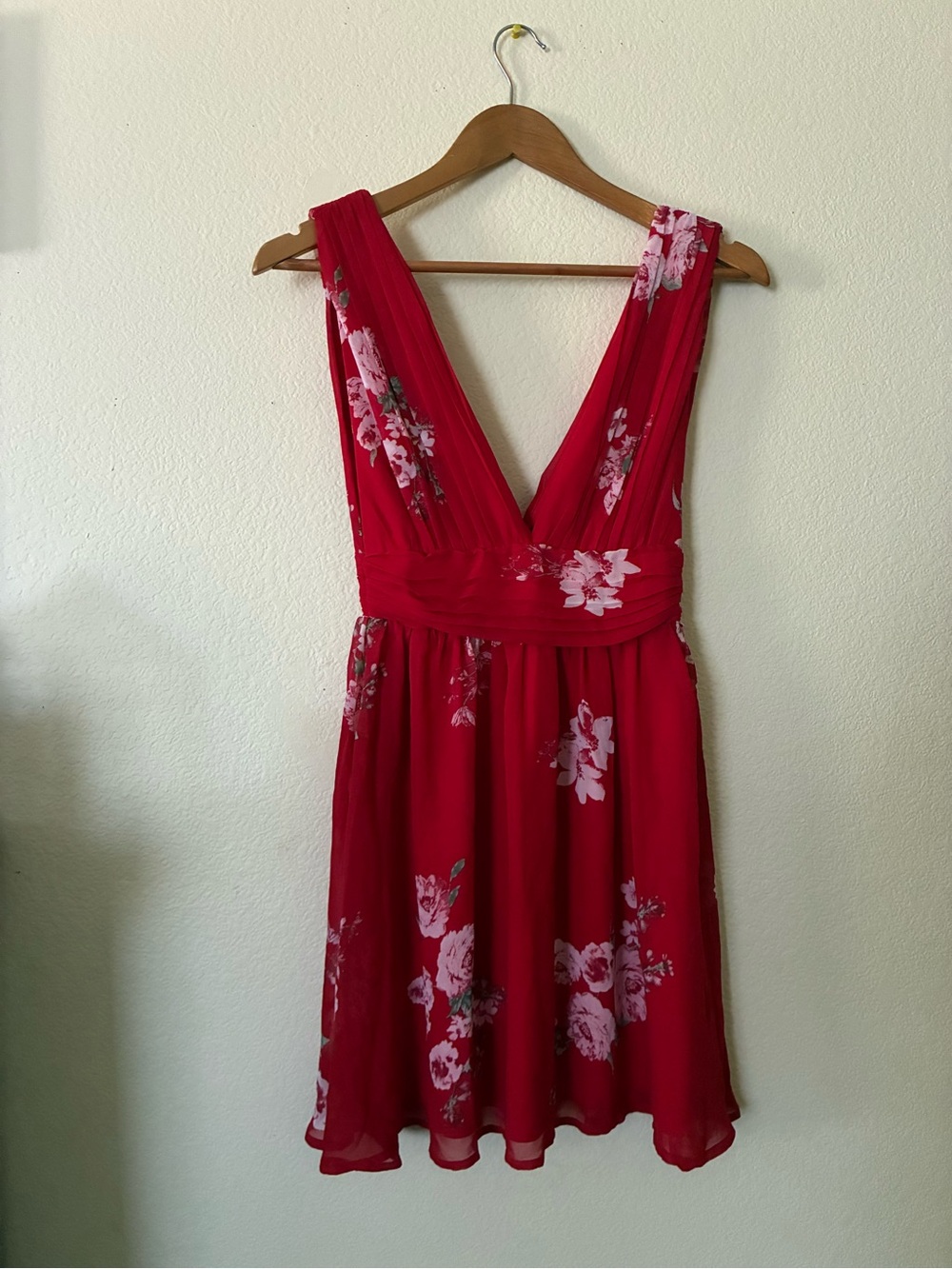 Dainty Hooligan Red Floral V-Neck Pleated Mini Dress
